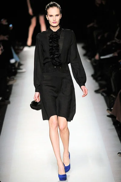 Look 28
